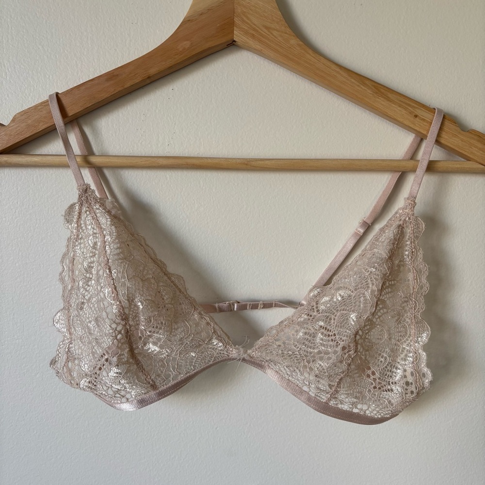Delicate Lace Bralette in Soft Pink